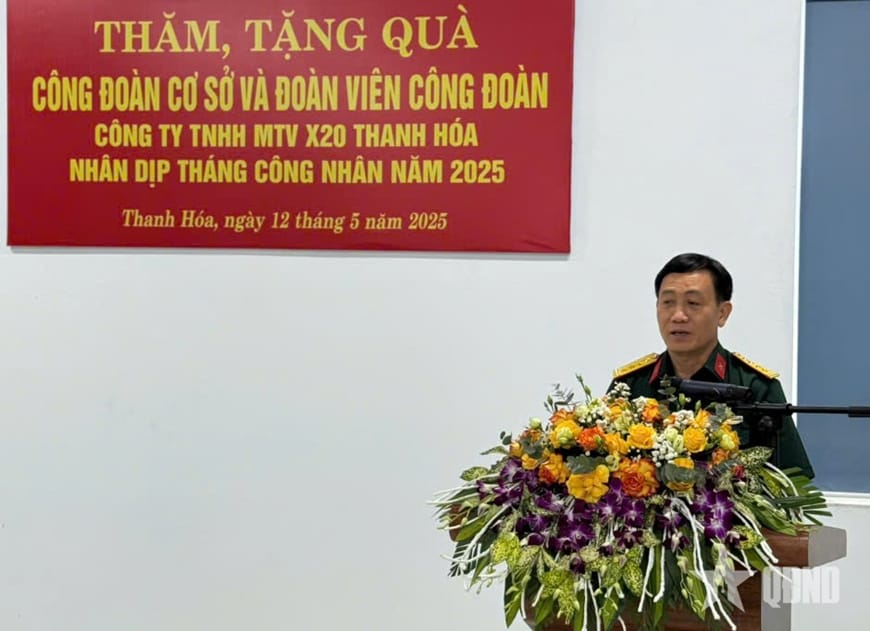 Ban Công đoàn Quốc phòng thăm, tặng quà đoàn viên công đoàn có hoàn cảnh khó khăn